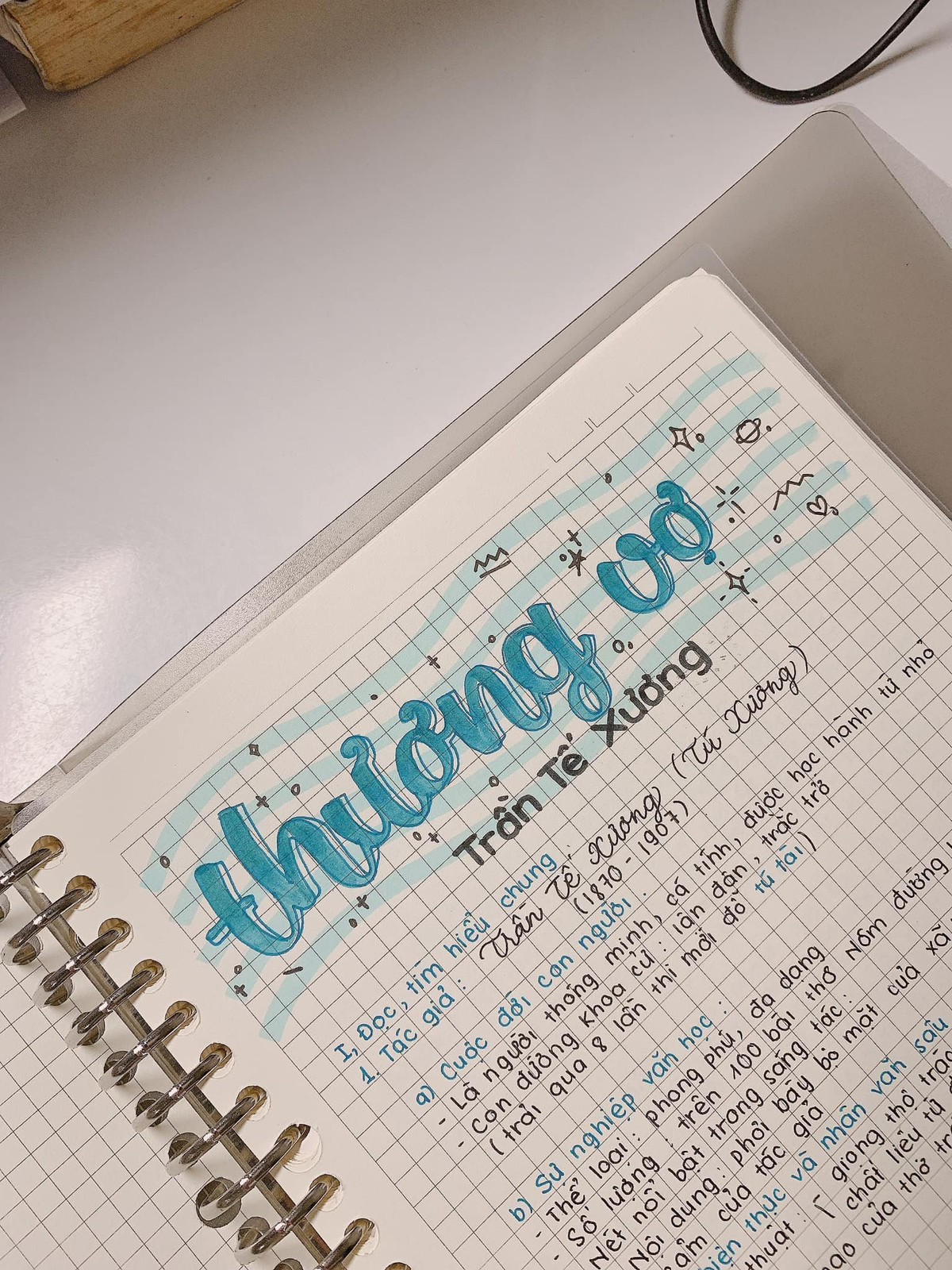 Tuy là thao tác rất quan trọng nhưng nhiều người lại không thích công việc ghi chép vào vở học sinh này vì cho rằng nó rất nhàm chán và đơn điệu.