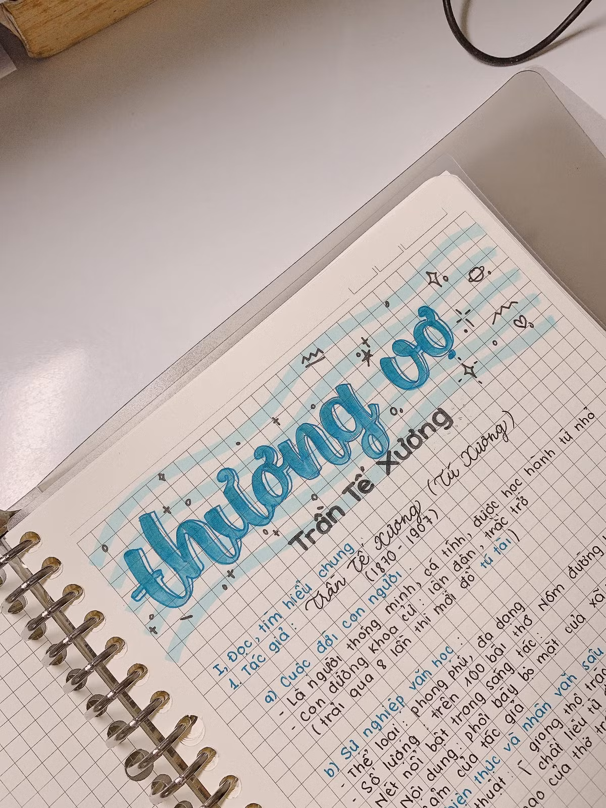 Tuy là thao tác rất quan trọng nhưng nhiều người lại không thích công việc ghi chép vào vở học sinh này vì cho rằng nó rất nhàm chán và đơn điệu.