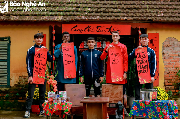 Ngoai binh SLNA han hoan don Tet co truyen Viet Nam-Hinh-10