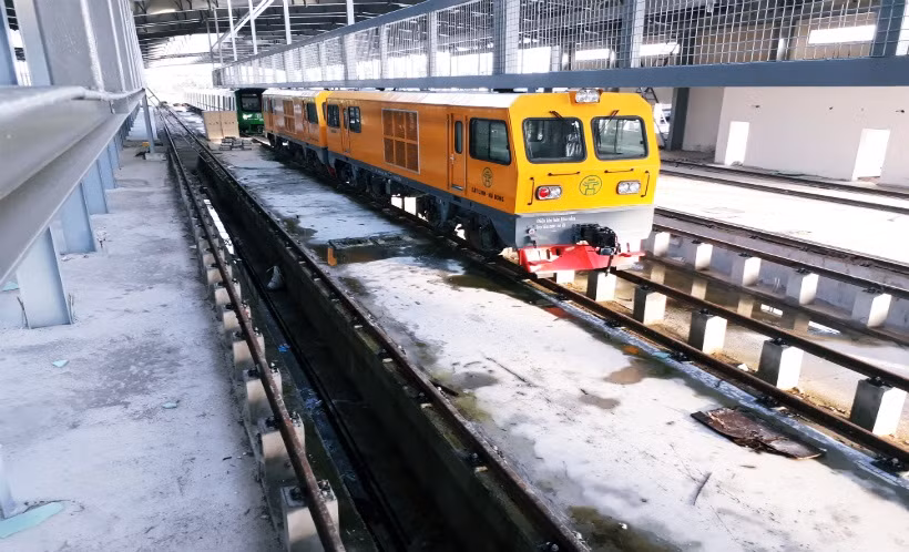 Dự kiến sẽ có 13 đoàn tàu phục vụ tuyến đường sắt đô thị Cát Linh-Hà Đông (Hà Nội). Trong số 52 toa tàu, hiện 12 toa tàu đã về tới Việt Nam theo đường biển.