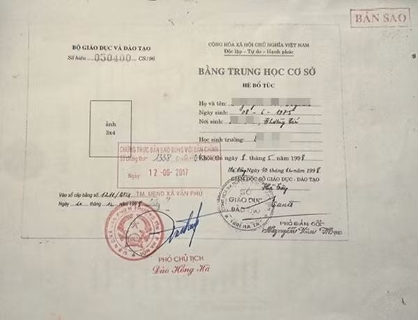 Thuc hu chuyen gian lan bang cap cua hieu truong truong mam non-Hinh-2