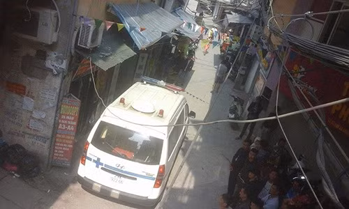 Ha Noi: Hoang hon nam thanh nien chet trong tu the treo co