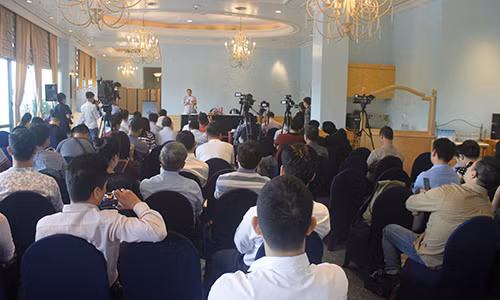 Toàn cảnh buổi họp báo.