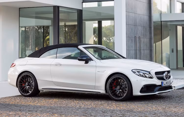 Sự xuất hiện của chiếc xe mui trần hiệu năng cao Mercedes C63 AMG Cabriolet đã giúp "bộ sưu tập" các phiên bản AMG "đỉnh" nhất của dòng C-Class thế hệ mới gần đầy đủ với C63 AMG Sedan và Coupe. Hiện tại, chỉ còn duy nhất phiên bản C63 AMG Wagon 5 cửa chưa được Mercedes tung ra.