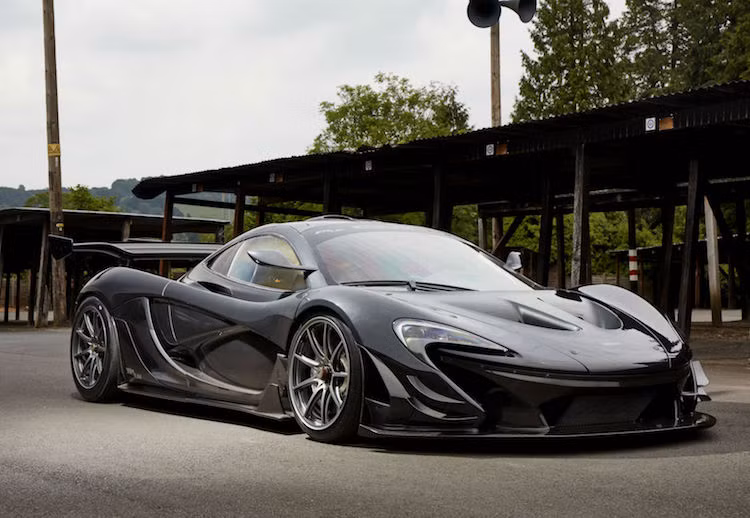  McLaren P1 LM sẽ là phiên bản "nhanh nhất, hiếm nhất và cuối cùng" của dòng siêu xe hybrid P1. Mặc dù được giao tới khách hàng bởi bộ phận Special Operations của McLaren, nhưng chiếc xe lại được tạo ra bởi Lanzante Motorsport, một hãng chế tạo xe đua.