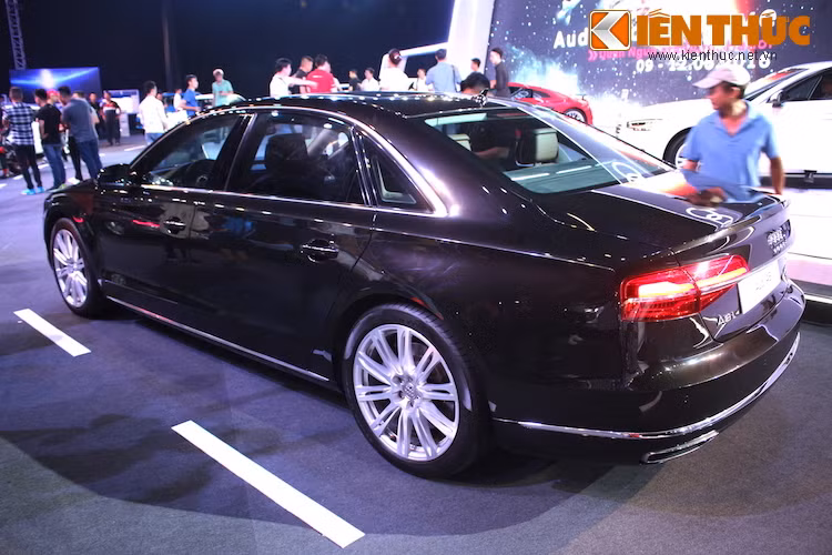 Hiện một chiếc Audi A8L 4.0T quattro ddang được Audi việt Nam bán với mức giá lên tới 5,71 tỷ đồng. Cũng giống như nhiều dòng xe có dung tích động cơ lớn khác, giá của A8L tại Việt Nam sẽ chịu ảnh hưởng lớn bởi cách tính thuế TTĐB mới sau ngày 1/7/2016.