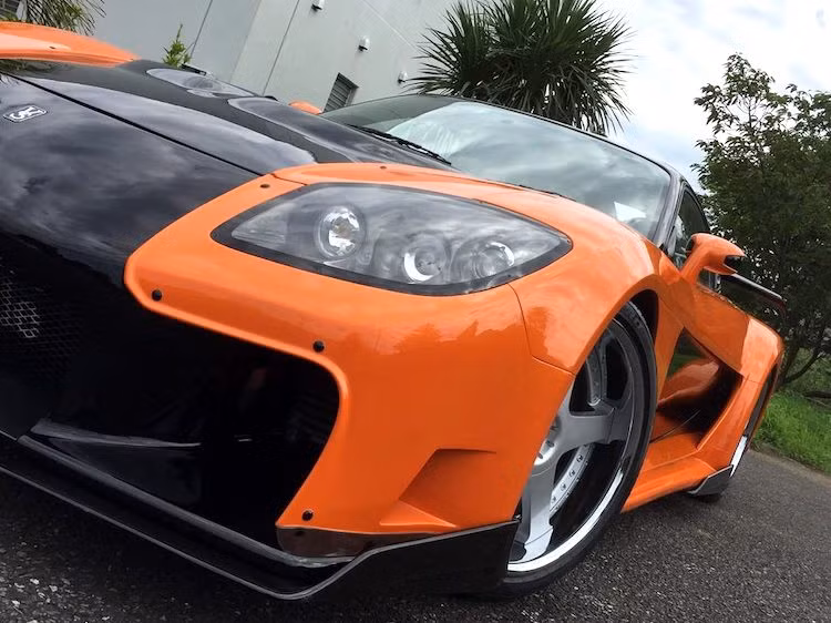 Với gói widebody của Veilside, ngoại hình của chiếc RX-7 nguyên bản đã bị thay đổi hoàn toàn. Chi tiết duy nhất để giúp nhận ra nó là một chiếc RX-7 ở bên ngoài chỉ còn là vòm mui của xe. So với xe nguyên bản, Veilside Fortune RX-7 đã rộng tới 28 cm, đạt 2,03 mét trong khi giữ nguyên chiều dài 4,28 mét.