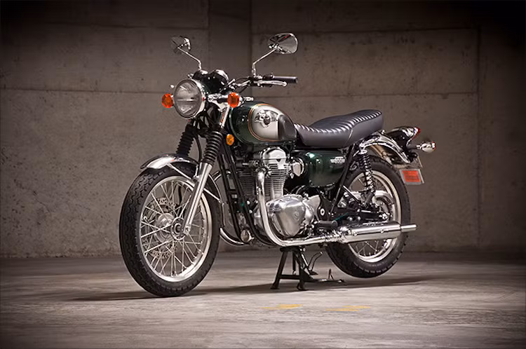 Được bắt đầu sản xuất từ năm 2011, Kawasaki W800 là một mẫu môtô hoài cổ có kiểu dáng quen thuộc của dòng xe Kawasaki W1, vốn đã ra đời từ những năm 60 của thế kỷ 20.