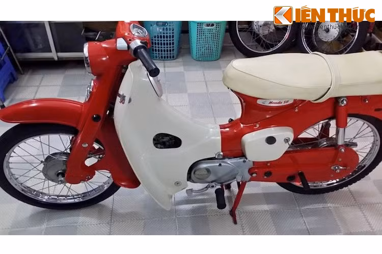 Là một dòng xe mang tiếng "biểu tượng" của Honda, chiếc xe máy Honda Cub phiên bản Super Cub C100 thuộc thế hệ đầu tiên được sản xuất vào năm 1958. Kể từ đó tới nay, Super Cub đã trở thành dòng xe máy bán chạy nhất Thế giới, với số lượng lên tới khoảng hơn 100 triệu chiếc.