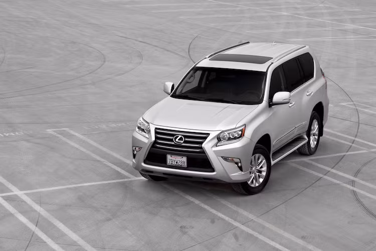 Cách đây vài năm, Messi cũng đã được Lexus tặng cho một chiếc SUV hạng sang Lexus GX460.
