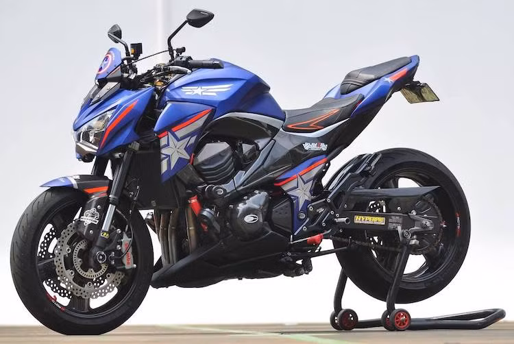 Ở phía trước, cặp phuộc USD của Z80 được giữ nguyên vỏ phuộc, tuy hiên bên trong đã được nâng cấp lò xo bằng loại hiệu năng cao của của hãng Hyperpro, đồng thời heo phanh cũng đã được "lên đời" Brembo M4. Phuộc sau monoshock của xe cũng đã được thay trọn bộ bằng phuộc Hyperpro.