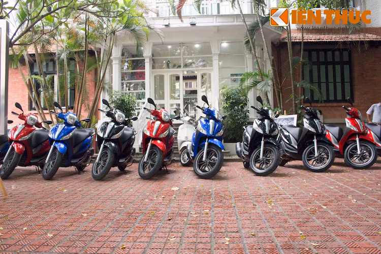 Trong buổi lễ giới thiệu Piaggio Medley S 150 ABS mới tại Hà Nội vào tuần qua, Piaggio Việt Nam đã bố trí một buổi trải nghiệm mẫu xe tay ga được coi là đối thủ "xứng tầm" nhất của Honda SH150i.