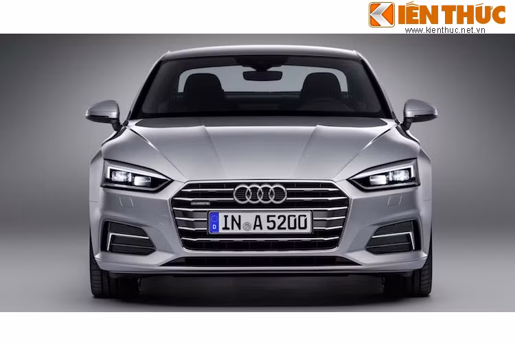 Sau khi Audi có thiết kế trưởng mới là Marc Lichte vào năm 2014, tất cả các dòng xe của hãng đã trải qua một đợt cải tổ kiểu dáng, với những đường nét sắc sảo, mạnh mẽ hơn và lưới tản nhiệt lục giác rộng ngang về hai bên. A5 thế hệ mới không nằm ngoài xu thế này với những đường gân mạnh mẽ trên nắp ca-pô và đèn pha LED ma trận cực hiện đại.