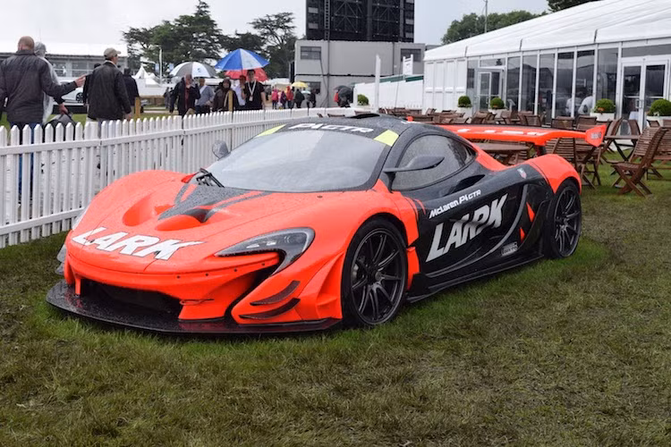 Ra đời sau F1 GTR 20 năm, tuy nhiên McLaren P1 GTR hoàn toàn không tham gia giải đua nào. McLaren P1 GTR là phiên bản thể thao của dòng siêu xe vốn đã đẳng cấp McLaren P1, với những cải tiến mạnh mẽ về hiệu năng nhưng đổi lại chỉ được sử dụng trong trường đua.