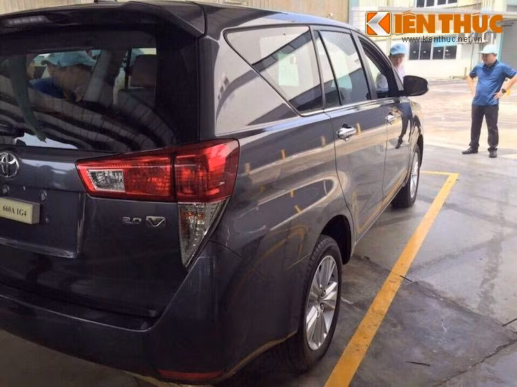 Theo một số nguồn tin trước đây, giá của Innova mới tại Việt Nam sẽ cao hơn phiên bản cũ từ 60-80 triệu đồng. Xét tới việc các bản Innova Innova cũ sử dụng động cơ xăng 2.0 đang có giá 758-867 triệu đồng, những phiên bản thế hệ mới cao cấp nhất có thể sẽ gần chạm mức gần 1 tỷ đồng.