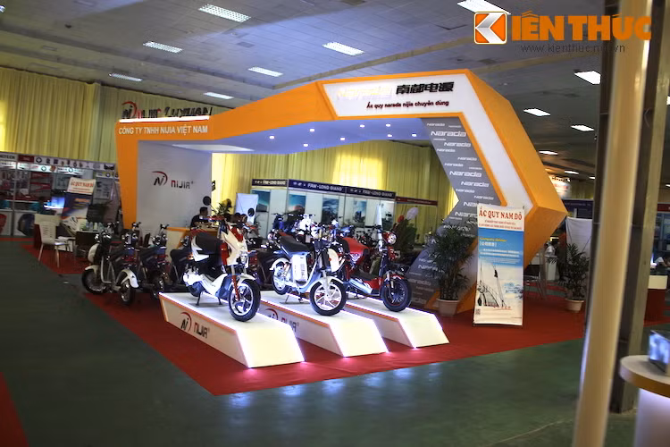 Các gian hàng xe đạp, xe máy điện của Đài Loan, Trung Quốc và liên doanh dù có số lượng tương đối nhiều trong triển lãm, nhưng cũng chỉ đếm được trên đầu ngón tay. Những mẫu xe điện trưng bày cũng không có gì đặc biệt và đã chạy rất nhiều ngoài đường phố.