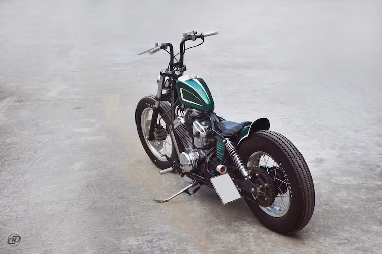 Ngoài những thay đổi trên, kết cấu khung và động cơ của Steed 400 hoàn toàn không có sự thay đổi, khiến chiếc xe vẫn tạo cảm giác thoải mái khi vận hành, không giống như một số mẫu bobber độ hardtail khác.