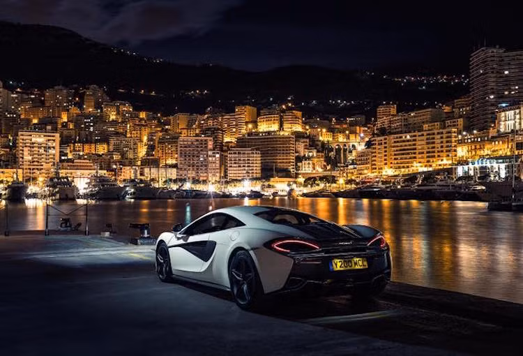 Hiện các thông tin quan trọng như thời điểm bán ra, giá bán và số lượng sản xuất của 570S M2B vẫn chưa được hãng xe McLaren tiết lộ. Tuy nhiên, chắc chắn rằng giá của phiên bản này sẽ đắt hơn một chiếc 570S bình thường tại Mỹ, vốn có giá khởi điểm 184.900 USD (tương đương 4,03 tỷ đồng).