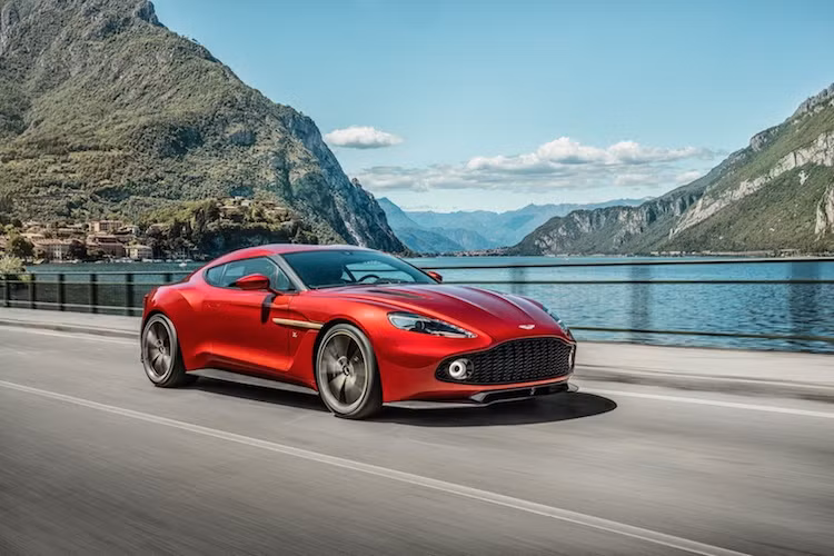 Cung cấp sức mạnh cho Vanquish Zagato vẫn là khối động cơ 5.9l V12 nạp khí tự nhiên tương tự như những phiên bản Zagato bình thường.