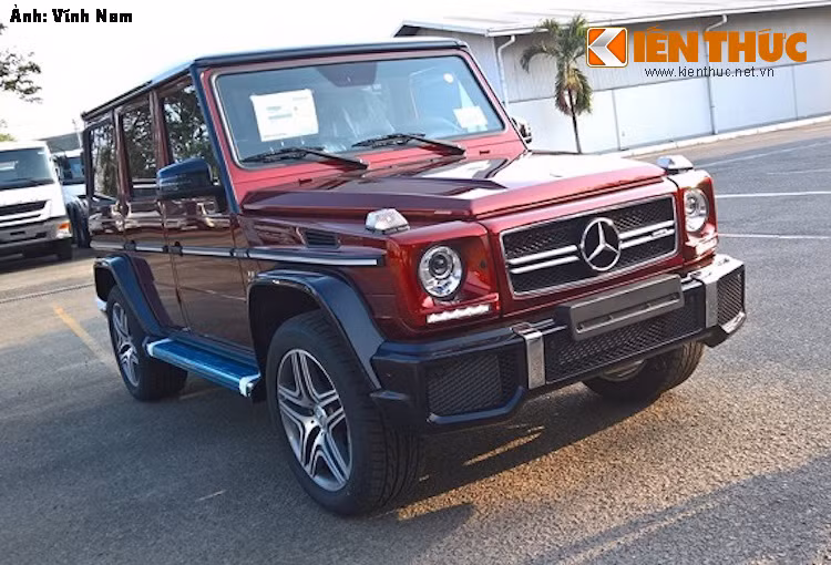 Trước khi triển lãm SUVenture diễn ra, một chiếc G63 AMG Edition 463 khác cũng đã được đưa về Việt Nam và đã có người mua. Không có những điểm đặc biệt kể trên, nhưng chiếc xe này lại sở hữu màu sơn đỏ cà chua nằm trong loạt màu đặc biệt "Crazy Color", với trị giá lên tới 700 triệu đồng.