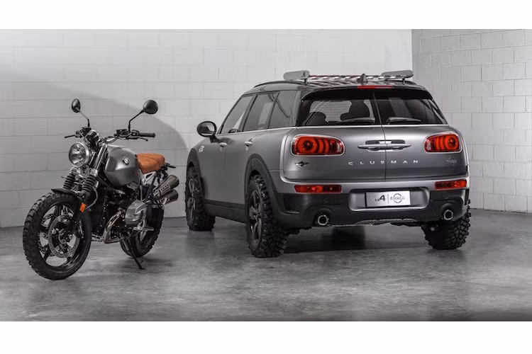 "Scrambler" vốn là một từ chỉ những mẫu môtô bình thường nhưng được chỉnh sửa lại để phù hợp với mọi địa hình. Với chiếc concept MINI Clubman ALL4 Scrambler, MINI đã "mượn" ý tưởng từ chiếc BMW R nine T Scrambler để đem khái niệm Scrambler đến với Thế giới xe hơi.
