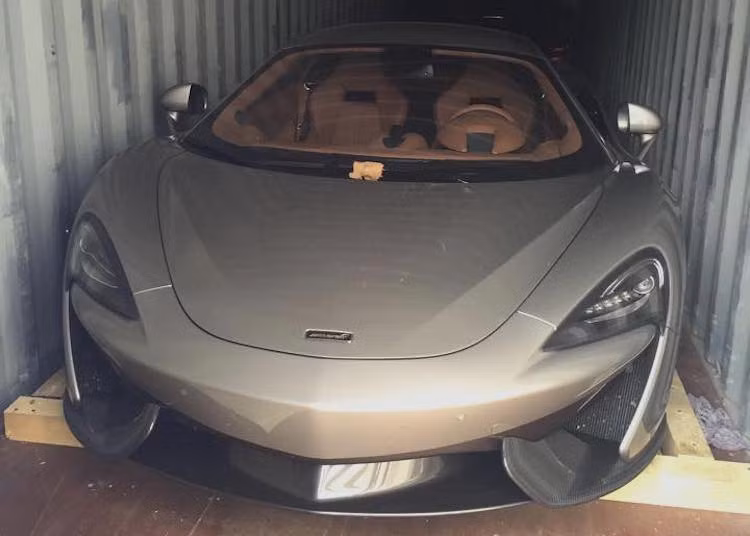 Sau khi tiếp xúc với những Ferrari, Lamborghini, Porsche..., có vẻ như thương hiệu siêu xe McLaren đang rất được các đại gia Việt chú ý khi kể từ cuối năm 2015, hàng loạt những chiếc McLaren 650S đã được nhập về Việt Nam. Mới đây nhất, mẫu siêu xe rẻ nhất của hãng là McLaren 570S cũng đã "cập cảng" VICT ở Sài Gòn.