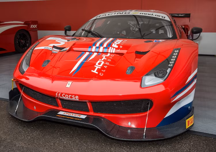 Ngoài ra, Ferrari còn đem tới phiên bản đua của chiếc 488 GTB hiện tại, có tên gọi 488 GTE và được chế tạo để tham gia vào các giải đua thuộc thể thức GTE của Liên đoàn đua xe Thế giới (FIA). So với 488 GTB thường, 488 GTE có thân xe rộng và mang tính khí động học hơn, cùng với một cánh đuôi cực lớn ở phía sau.