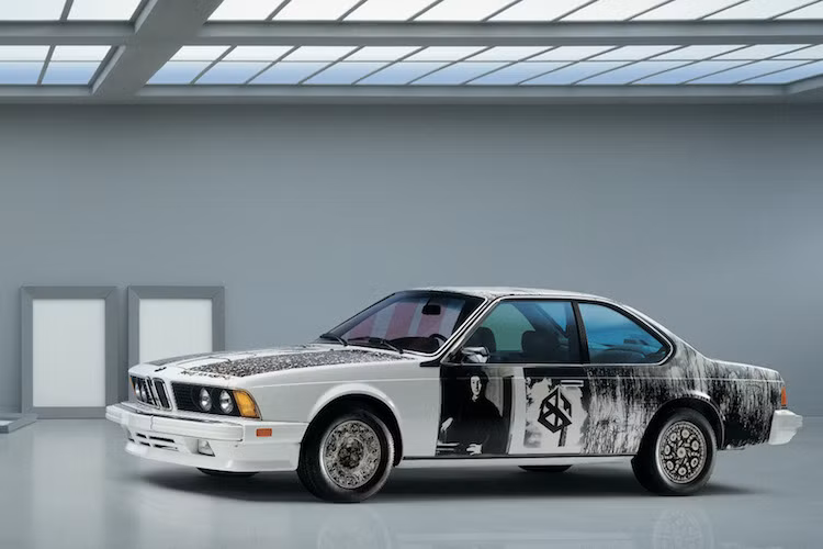 Năm 1986, 635 CSi tiếp tục trở thành Art Car khi "qua tay" họa sĩ Robert Rauschenberg người Mỹ.