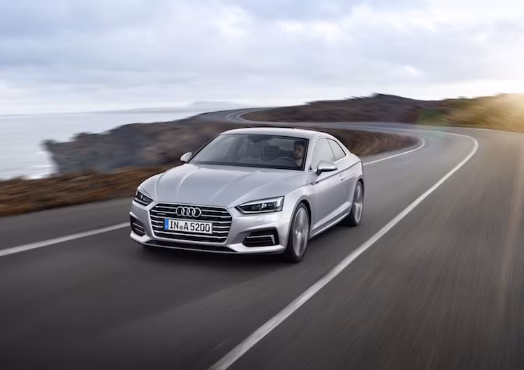Audi A5 thế hệ mới có tổng cộng 5 phiên bản động cơ khác nhau, trong đó có 2 bản chạy xăng và 3 bản diesel. Trên thực tế, chiếc xe được trang bị tổng cộng 3 loại động cơ là xăng 2.0l 4 xi-lanh tăng áp, xăng 4 xi-lanh 3.0 tăng áp và diesel 3.0l tăng áp, với công suất dao động từ 187 tới 350 mã lực.