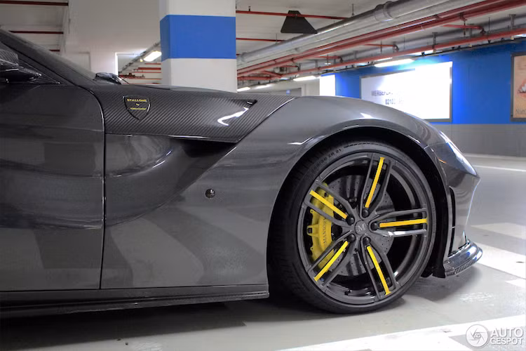 Trước đây, Mansory đã từng độ phiên bản Stallone cho chiếc 599 GTB của Ferrari. Sau khi dòng xe này bị thay thế bởi F12Berlinetta, hãng cũng đã nhanh chóng tưng ra chiếc Stallone thế hệ thứ 2 vào năm 2013.