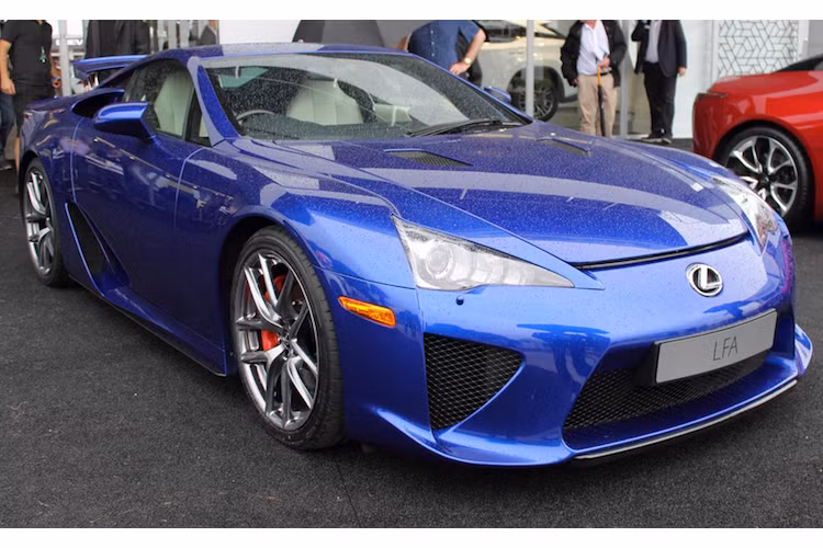 Goodwood Festival of Speed là lễ hội tốc độ dành cho xe hơi được tổ chức thường niên tại phía tây Sussex, Anh Quốc vào khoảng cuối tháng 6 hoặc đầu tháng 7. Là một lễ hội với chủ đề tốc độ nên Goodwood Festival of Speed thu hút một số lượng lớn những mẫu siêu xe, xe thể thao và xe đua hiếm gặp, có giá trị cao.