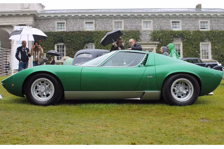 Vốn là một mẫu xe thường xuyên xuất hiện trong các lễ hội xe danh giá nhất thế giới, tuy nhiên năm nay sự có mặt của Lamborghini Miura càng ý nghĩa hơn khi nó đã tròn 50 tuổi kể từ lần đầu tiên ra mắt.
