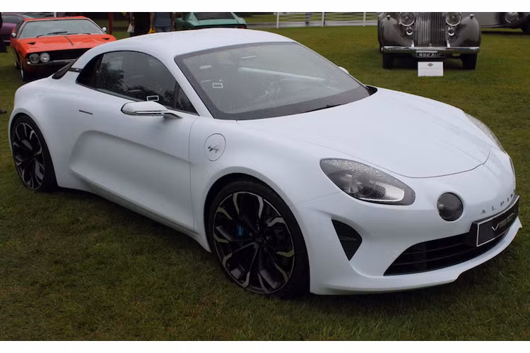 Mẫu xe ý tưởng Alpine Vision concept chuẩn bị được sản xuất hàng loạt, với thiết kế lấy cảm hứng từ chiếc A110 năm xưa cũng đã được Renault trưng bày tại Goodwood. Tên gọi cuối cùng của phiên bản sản xuất hàng loạt chưa được xác nhận, nhưng có khả năng sẽ là AS1 hoặc AS110.