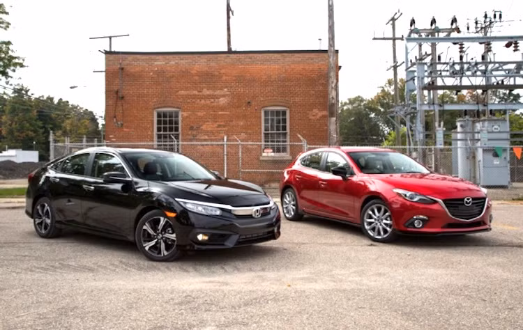 Cứ mỗi năm một lần, Kelley Blue Book (KBB) lại chọn ra những mẫu xe ôtô bình dân hợp túi tiền nhất cho người. Và danh sách năm nay đã được công bố. Dưới đây là những mẫu xe tuyệt nhất với mức giá tầm 18.000 USD tại Mỹ (khoảng 400 triệu VND) được KBB chọn lựa, trong đó có nhiều mẫu xe đã có mặt tại thị trường Việt Nam.