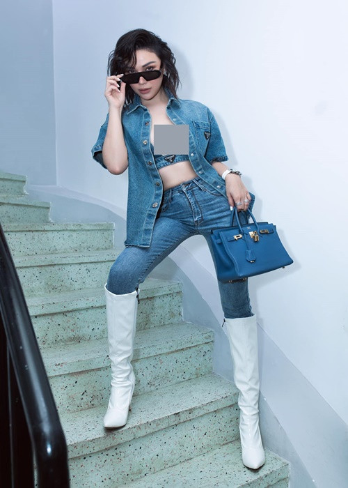 Có thời gian, Quỳnh Thư vướng tin đồn hẹn hò người mẫu Doãn Tuấn, cầu thủ Tiến Linh. Đối mặt với nghi vấn tình cảm với Doãn Tuấn, Quỳnh Thư lên tiếng phủ nhận còn tin đồn với Tiến Linh, cô tỏ ra khó chịu. Ảnh: FB Quỳnh Thư