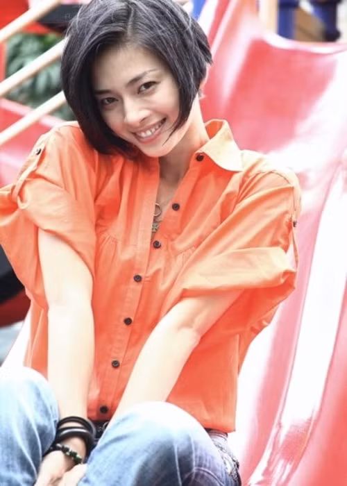 Ngo Thanh Van tuoi 43: Co tat ca, chi cho len xe hoa!