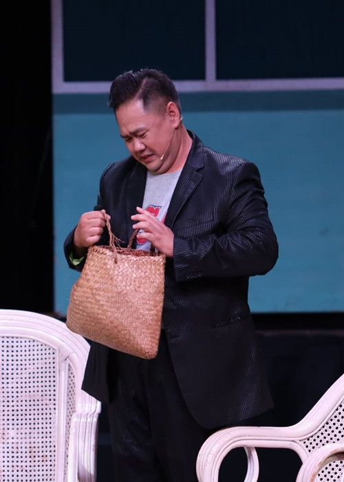 Minh Béo tỏ ra không bận tâm về lời tố của Tuấn Nguyễn. Trên trang cá nhân, Minh Béo tiếp tục đăng thông tin tuyển diễn viên trẻ. Kèm theo đó, Minh Béo viết: "Cám ơn mọi người đã truyền thông giúp công ty PR, lại nổi nữa rồi".Ảnh: FBNV