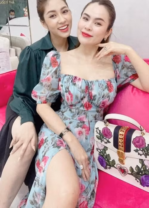 Nuôi hai con nhỏ sau khi ly hôn, Thu Thảo được Hoa hậu Phương Lê giúp đỡ.