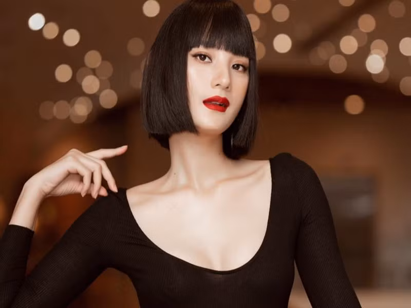 Lê Thúy cho biết, cô có thể nâng ngực để có vòng một gợi cảm nhưng cô nhất quyết không dao kéo.