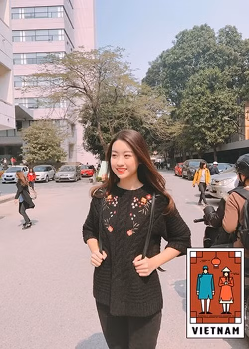 Sau khi trở thành hoa hậu, Mỹ Linh đắt show sự kiện, đi du lịch nhiều nơi, tích cực làm từ thiện và tất bật với lịch học ở trường. Ảnh: FBNV