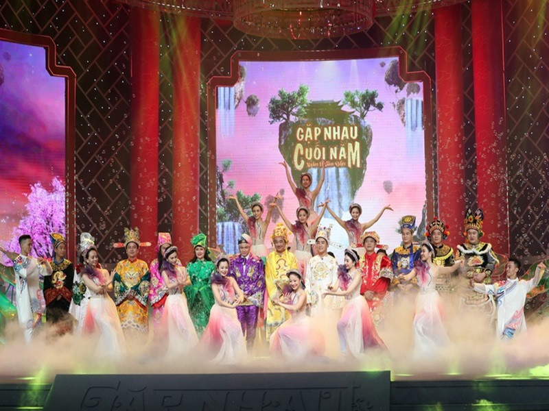 Sau gần 1 tháng tập luyện, ê-kíp Táo Quân 2022 ghi hình vào tối ngày 15/1. Chương trình năm nay có nhiều thay đổi.