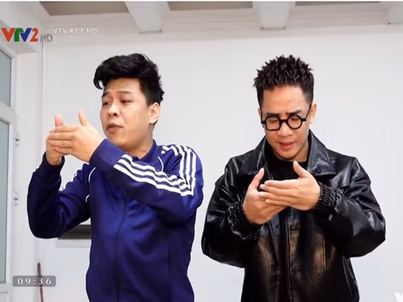 Gần đây, rộ tin đồn Đỗ Duy Nam và Trung Ruồi (trái) có thể thay thế 2 nghệ sĩ Công Lý - Xuân Bắc đóng Bắc Đẩu - Nam Tào trong Táo Quân 2022. Ảnh: Lao động