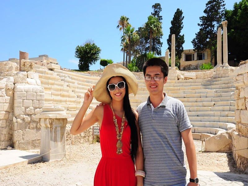 "Chàng trai năm ấy mạnh dạn cho em khoác vai bà chị chụp ảnh nhé", Ngọc Hân chú thích cho bức ảnh năm 2011 tại Ai Cập. Ảnh: FB Ngọc Hân