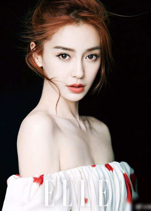 Xinh đẹp, sang chảnh, Angelababy đắt show làm đại diện thương hiệu, xuất hiện trên bìa các tạp chí danh tiếng. Ảnh: Weibo