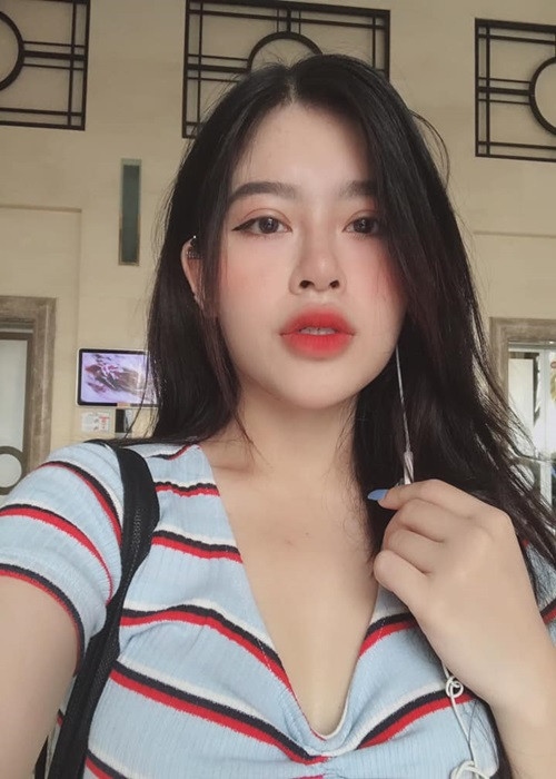 Con gái Kim Tử Long có gu thời trang sành điệu. Ảnh: Dân Việt