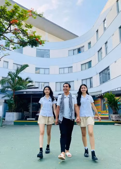 Có chiều cao vượt trội, gương mặt thanh tú, Lọ Lem và Hạt Dẻ được khen có tố chất của hoa hậu tương lai. Ảnh: FBNV