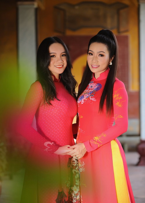 Khánh Ngân sinh năm 2002, là con gái đầu lòng của Á hậu Trịnh Kim Chi và doanh nhân Trấn Phương. Ảnh: VOV