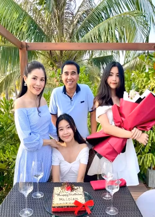 Lọ Lem và Hạt Dẻ là con gái nhà MC Quyền Linh. Ảnh: FBNV