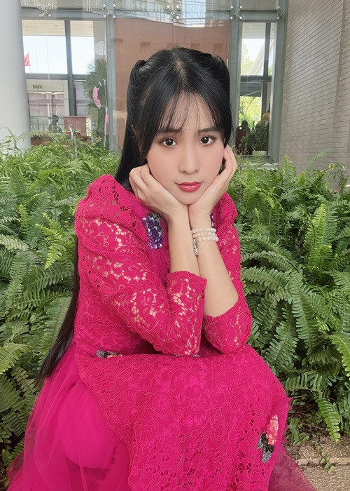 Quỳnh Trang kiếm được bao nhiêu tiền đều đưa cho mẹ giữ.