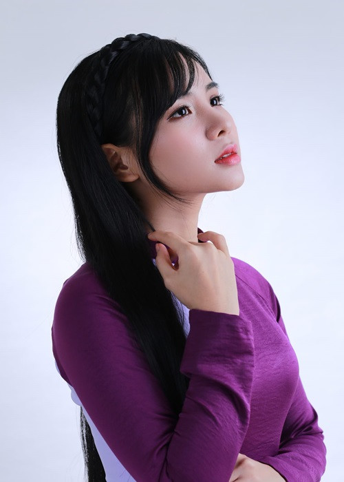 Nữ ca sĩ lần đầu tham gia gameshow ca nhạc vào năm 2016.